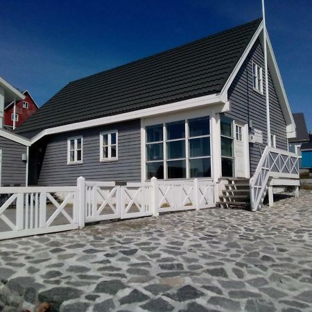 Hotel Nuuk - Apartment Nanoq Buitenkant foto